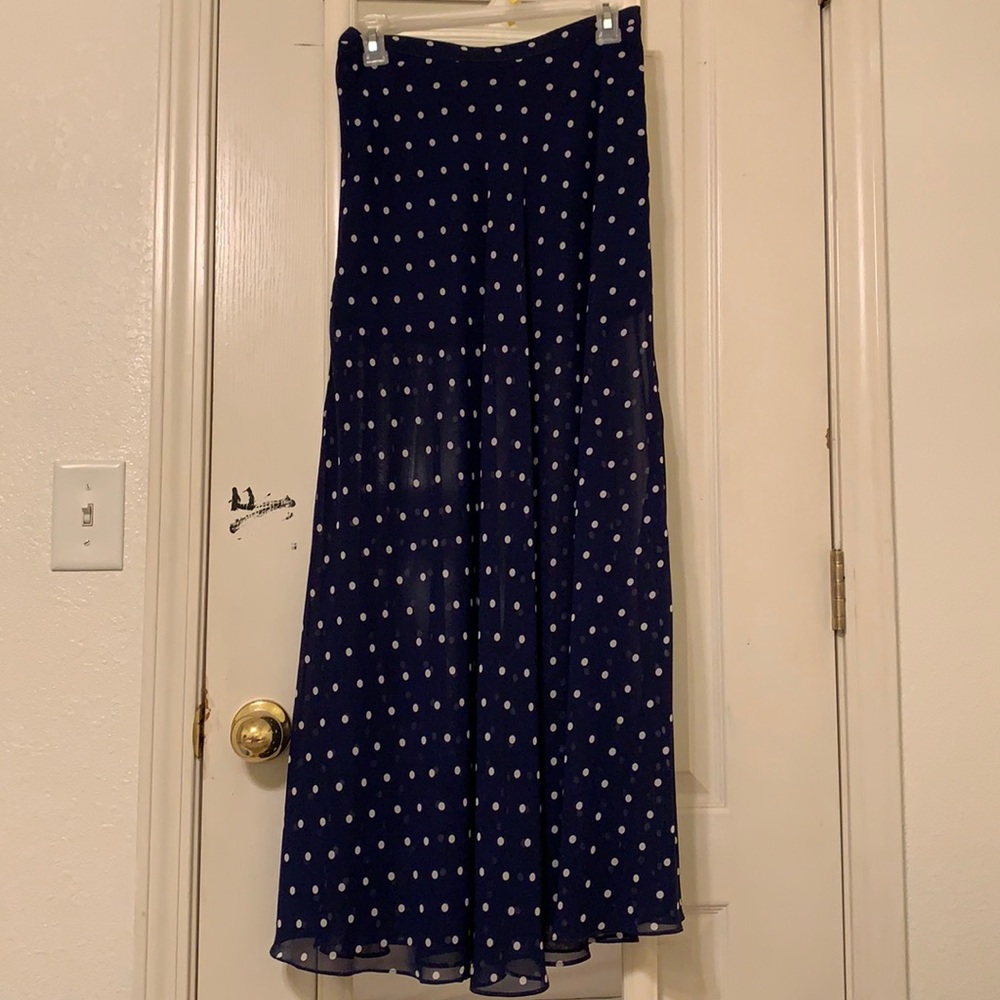 Forever21 maxi polka dot skirt 💙